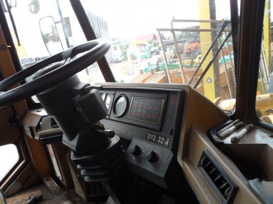 924F รถตัก CATนอกแท้ถึงไทยแล้ว  สวยเต็มๆโดนใจราคาเพียง1.25ล้าน สนใจสอบถามได้ที่ ☎ 081-989-1989 + ID LINE : rangrayong หรั่งครับ