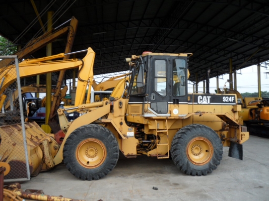 924F รถตัก CATนอกแท้ถึงไทยแล้ว  สวยเต็มๆโดนใจราคาเพียง1.25ล้าน สนใจสอบถามได้ที่ ☎ 081-989-1989 + ID LINE : rangrayong หรั่งครับ