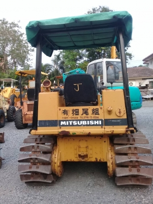 ต้องการขายรถดันดินยี่ห้อSMITUBISHI-BD2Gรถนอกนำเข้าจากญี่ปุ่น