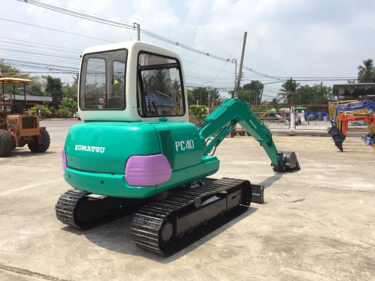 รถขุด Komatsu PC40-7 มีหัวเก๋ง มือสอง นำเข้าจากญี่ปุ่น พร้อมใช้งาน