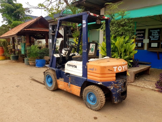 ขายรถโฟล์คลิฟท์ TOYOTA ดีเซล 2.5ตัน เสา3เมตร โทร.0952268886 Line id:0952268886