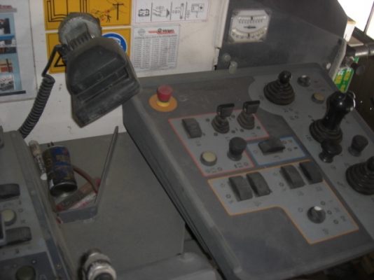 ขายรถกัดผิวถนน WIRTGEN W200HI 'ปี 2014 สภาพพ้อมใช้ สนใจติดต่อ อำพล 090-9694506, 080-3031241