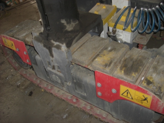 ขายรถกัดผิวถนน WIRTGEN W200HI 'ปี 2014 สภาพพ้อมใช้ สนใจติดต่อ อำพล 090-9694506, 080-3031241