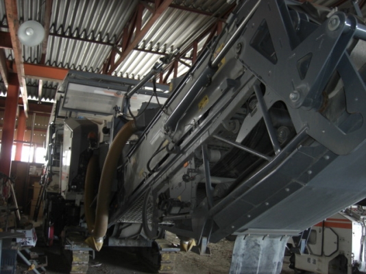 ขายรถกัดผิวถนน WIRTGEN W200HI 'ปี 2014 สภาพพ้อมใช้ สนใจติดต่อ อำพล 090-9694506, 080-3031241