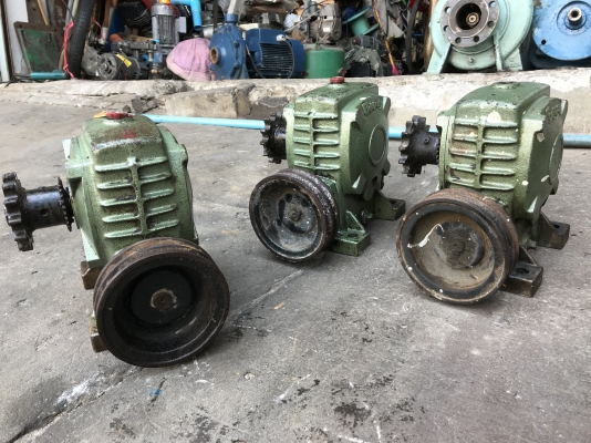 ( เหลือ 1ตัวครับ )ขายหัวเกียร์ทดรอบ Bellpony เบอร์ 70 อัตราทด 1:50 made in Japan สภาพดีเดิมๆ หมุนนิ่ม พร้อมใช้งาน มี 3 ตัวครับ