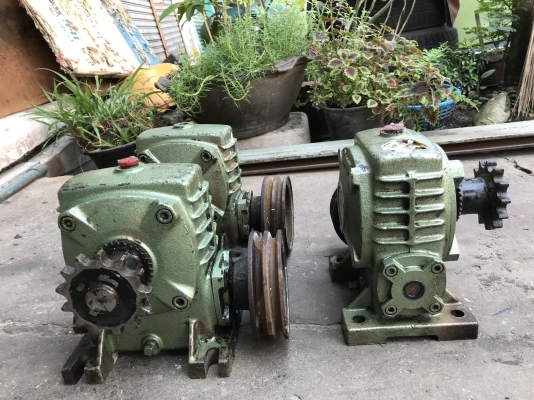 ( เหลือ 1ตัวครับ )ขายหัวเกียร์ทดรอบ Bellpony เบอร์ 70 อัตราทด 1:50 made in Japan สภาพดีเดิมๆ หมุนนิ่ม พร้อมใช้งาน มี 3 ตัวครับ