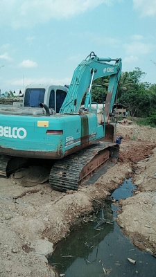 ขายรถแบคโฮ KOBELCO SK-200 MARK SUPER ( YN10) เอกสารเล่มทะเบียน ราคา.1,150,000 รถสวย เครื่อง ปั้ม แรง โซ้เปลี่ยนใหม่ใช้งานไม่กี่งาน เฟรมสวย แผ่นขนาด 80 เอวมีขยับนิดหน่อย มูมฮาร์มสวย แอร์มี ใช้งานแล้ว 13,000 กว่า ชั้วโมง รถทำงานอยู่ สนใจโทร.081-3531946 ต่อ.