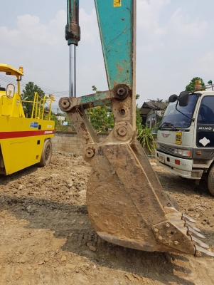 ขายรถแบคโฮ KOBELCO SK-200 MARK SUPER ( YN10) เอกสารเล่มทะเบียน ราคา.1,150,000 รถสวย เครื่อง ปั้ม แรง โซ้เปลี่ยนใหม่ใช้งานไม่กี่งาน เฟรมสวย แผ่นขนาด 80 เอวมีขยับนิดหน่อย มูมฮาร์มสวย แอร์มี ใช้งานแล้ว 13,000 กว่า ชั้วโมง รถทำงานอยู่ สนใจโทร.081-3531946 ต่อ.