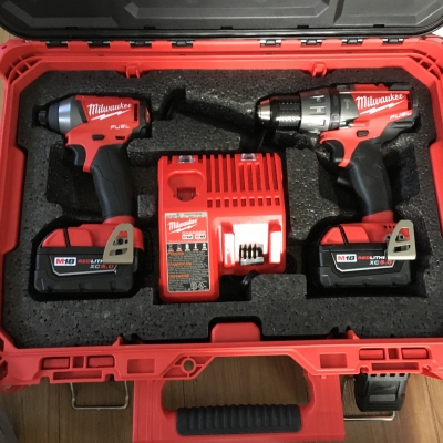 ชุดสว่านไร้สาย พร้อมกล่องกันกระแทก Packout ยี่ห้อ Milwaukee 2897-22PO ใช้กล่องที่สามารถต่อเป็นชั้นๆไ ชุดสว่านไร้สาย พร้อมกล่องกันกระแทก Packout ยี่ห้อ Milwaukee 2897-22PO ใช้กล่องที่สามารถต่อเป็นชั้นๆไ