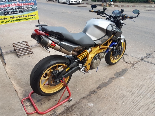 ขายแลกเทิร์น APRILIA SHIVER750 ปี2009 สีเดิม อินวอยส์ สรรพสามิตร ของแต่งล้น ราคา 149000 บาท  รายการของแต่ง - ท่อแต่งฟลูคู่ AKRAPOVIC แท้ - เกียร์โยงแต่ง - โช๊คหลังแต่งปรับระดับ OHLINS - ปั๊มบนแต่งซ้ายขวา RIZOMA - สายหม้อน้ำแต่ง - แฟริ่งแต่ง CARBON ทั้งคัน