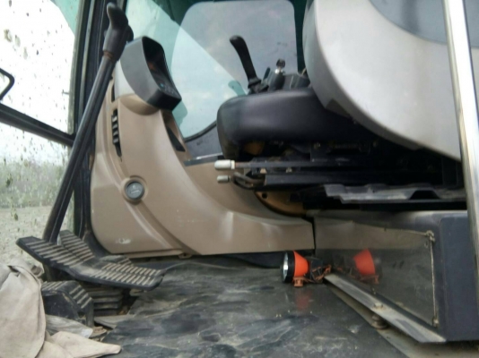 ขายรถแบคโฮ KOBELCO SK200-8 SUPE ขายรถแบคโฮ KOBELCO SK200-8 SUPE