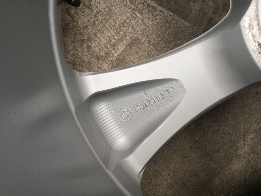 ขายแม็กพร้อมยาง