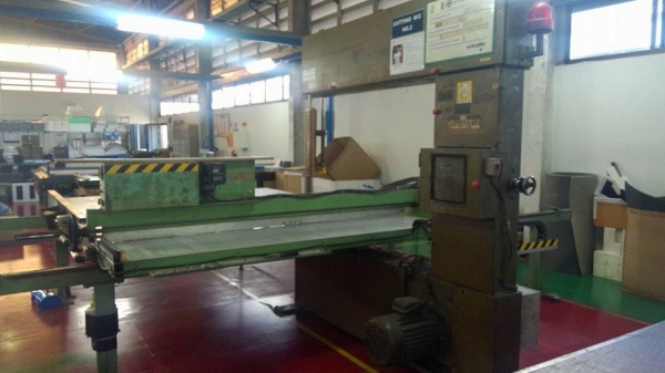 เครื่องจักรญี่ปุ่น ตัด ผ้า โฟม ทุกอย่าง (ยกเว้นของแข็ง) ราคา98,000บาท พร้อมใช้งาน