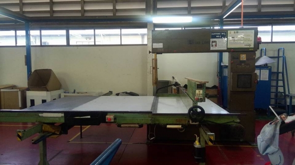 เครื่องจักรญี่ปุ่น ตัด ผ้า โฟม ทุกอย่าง (ยกเว้นของแข็ง) ราคา98,000บาท พร้อมใช้งาน