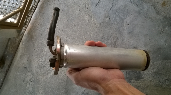 ขายลูกลอยในถังนำมัน bmw e30 สภาพok  โทร0924462525โส