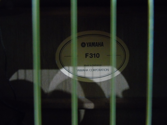 กีต้าร์โปร่งไฟฟ้า Yamaha F310 แท้ 41 นิ้ว Made in Indonesia มือสอง สภาพดี EQ-2054