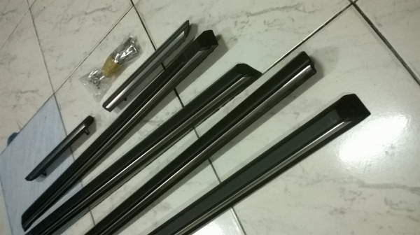 ขายชุดคิ้วรอบคันโคมเมียม bmw e30 4ประตู สภาพสวย ราคา1900บ โทร0924462525โส