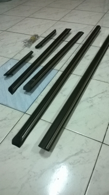 ขายชุดคิ้วรอบคันโคมเมียม bmw e30 4ประตู สภาพสวย ราคา1900บ โทร0924462525โส