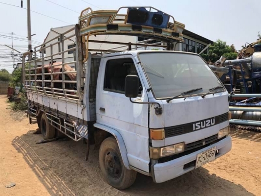 ขาย 215,000 รถ 6 ล้อ ISUZU NKR เครื่อง 4BE1-110 แรง กะบะบรรทุก กว้าง 1.94 ม.ยาว 4.45 ม.สูง 1.40 ม.รถ