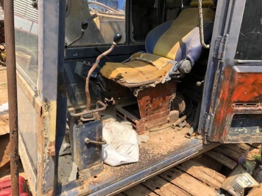 ขาย 185,000 บาท KOMATSU PC120-3 (ปั้มไฮโดรลิกเสีย) เครื่องดี โซ่หนา เอวแน่น เอกสารชื้อขาย  รถอยู่  มหาสารคาม โทร 0610710295