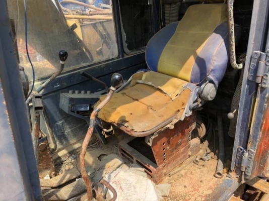 ขาย 185,000 บาท KOMATSU PC120-3 (ปั้มไฮโดรลิกเสีย) เครื่องดี โซ่หนา เอวแน่น เอกสารชื้อขาย  รถอยู่  มหาสารคาม โทร 0610710295