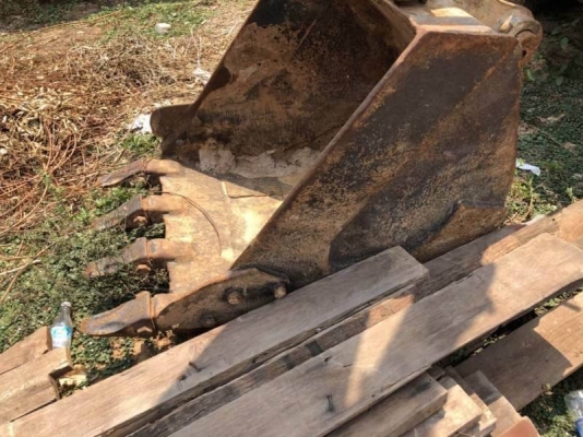 ขาย 185,000 บาท KOMATSU PC120-3 (ปั้มไฮโดรลิกเสีย) เครื่องดี โซ่หนา เอวแน่น เอกสารชื้อขาย  รถอยู่  มหาสารคาม โทร 0610710295