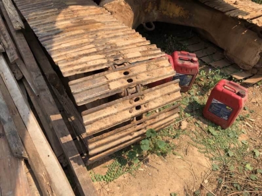 ขาย 185,000 บาท KOMATSU PC120-3 (ปั้มไฮโดรลิกเสีย) เครื่องดี โซ่หนา เอวแน่น เอกสารชื้อขาย  รถอยู่  มหาสารคาม โทร 0610710295