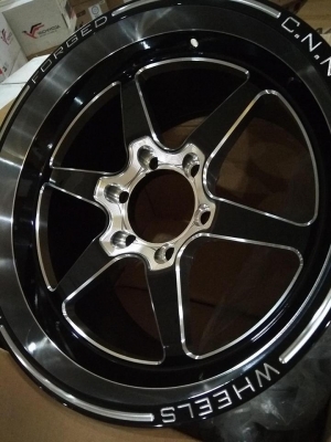 แม็กใหม่ขอบ 18 ราคา 15500 พร้อมยาง 22900 บาท