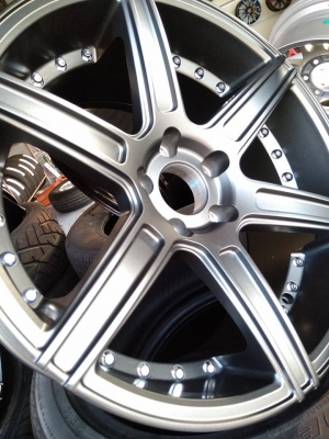 แม็กใหม่ขอบ 18 ใส่รถ 5 รู ราคา 4 วง 10900 บาท พร้อมติดตั้ง
