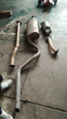 ท่อไอเสียรถปาเจโร่ทั้งชุด ท่อไอเสียรถปาเจโร่ทั้งชุด