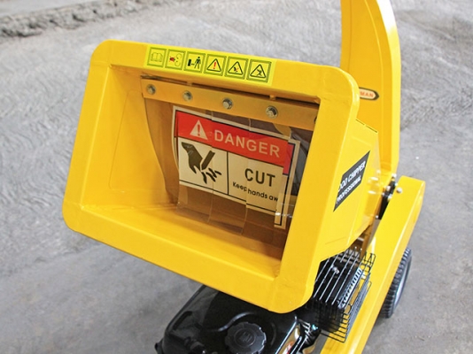 ขายเครื่องบดกิ่งไม้ สินค้าใหม่เอี่ยม แกะกล่อง ยังไม่เคยใช้งาน เครื่องเบนซิน