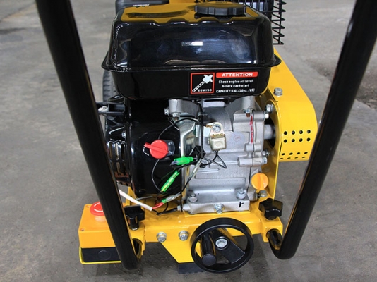 ขายเครื่องบดกิ่งไม้ สินค้าใหม่เอี่ยม แกะกล่อง ยังไม่เคยใช้งาน เครื่องเบนซิน