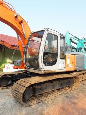 ขายจ้า..HITACHI EX120-5  เก่านอกแท้  เดิมๆๆ  สภาพสวย  แทรคใหญ่ 70  ปลายพิเศษ  6,XXX  ชั่วโมง  โทร  089-3818694  ดวงนภา