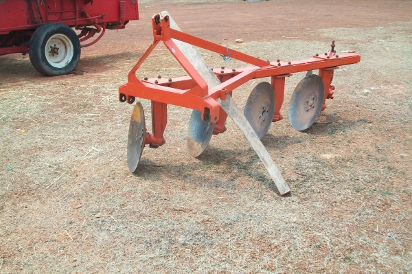 ขายผานบุกเบิก4ใบ18นิ้วใชักับรถไถเล็ก