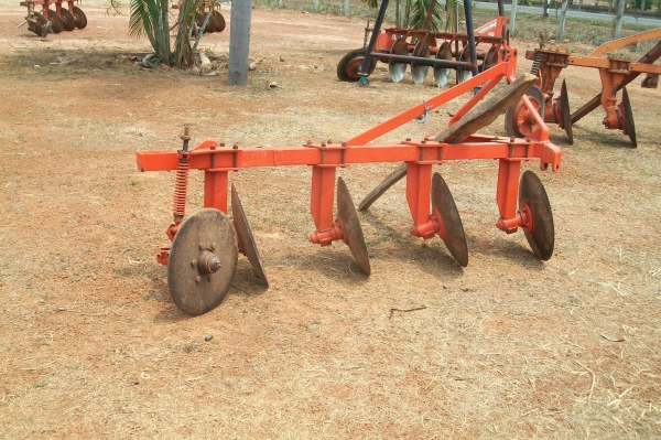 ขายผานบุกเบิก4ใบ18นิ้วใชักับรถไถเล็ก