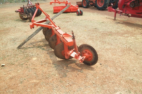 ขายผานบุกเบิก4ใบ18นิ้วใชักับรถไถเล็ก