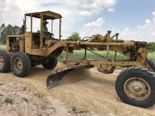 ขาย รถเกรด CAT 12F เครื่องดี เกียร์ดี ยางเต็มทั้ง 6 เส้น รถใช้งานได้ปกติ เอกสารใบซื้อขาย