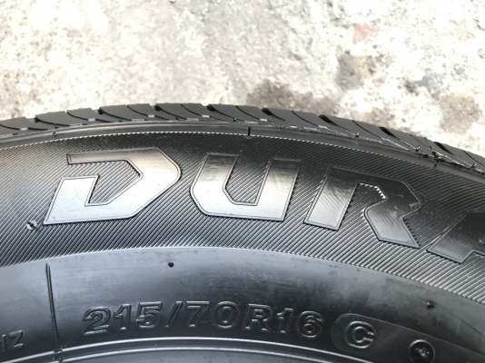 ยางใหม่ป้ายแดง 215-70-16 Bridgestone ปี 18 ตุ่มอลัง เส้นสีชัดๆทุกเส้น ยางใหม่ป้ายแดง 215-70-16 Bridgestone ปี 18 ตุ่มอลัง เส้นสีชัดๆทุกเส้น