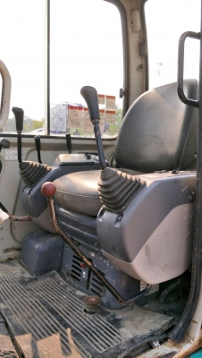 รถขุด KOMATSU รุ่น PC40-7E ปั้มเฟือง คอนโทรล น้ำมัน/เก๋ง /แทรคยาง/เตรื่องนต์ 4D84E ปี 1996 เก่านอกขายตามสภาพใช้งานได้เลย รถขุด KOMATSU รุ่น PC40-7E ปั้มเฟือง คอนโทรล น้ำมัน/เก๋ง /แทรคยาง/เตรื่องนต์ 4D84E ปี 1996 เก่านอกขายตามสภาพใช้งานได้เลย