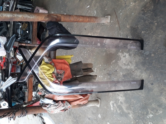 ขายคิ้วกันสาดISUZU NKRหน้ากาตูน