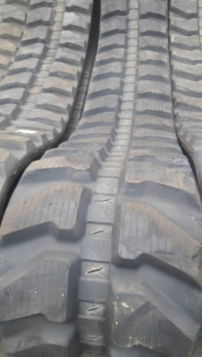 แทรคยาง รถขุด ขนาด 450x8.1x86  ใช้ สำหรับรถขุด CAT308 รถขุดไซค์ 60,70,75 ก็ได้