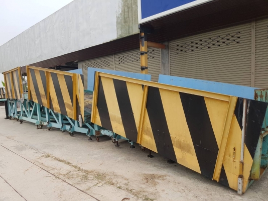 (จองแล้ว)ขาย RAM ทางลาดขนถ่ายสินค้าออกจากตู้คอนเทนเนอร์ มือสอง