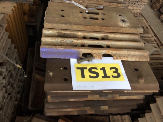 ใบแทรค CAT 320 เก่าใน เซียงกง ใบละ 700 บาท