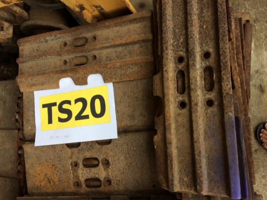 ใบแทรค KOBELCO SK 120 เก่าใน เซียงกง ใบละ 400 บาท