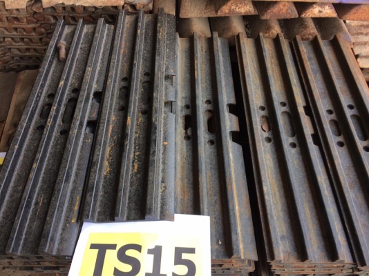 ใบแทรค CAT 320 เก่านอกญี่ปุ่น ใบละ 600 บาท