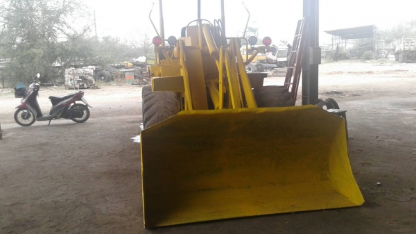 รถตักล้อยาง KOMATSU 507 เอกสารเล่มทะเบียนภาษียังไม่ขาด