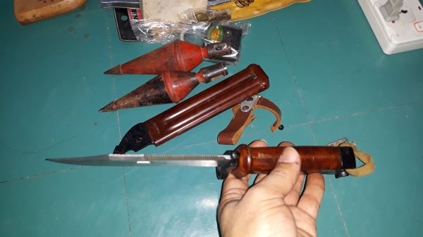 ขายมีดปลายปืนAK47 MADE IN RUSSIA.
