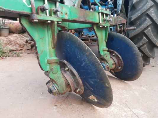 ขายผานสี่เคเอ็มทีสภาพสวย ขายผานสี่เคเอ็มทีสภาพสวย