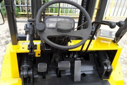 รถฟอร์คลิฟต์ มิตซู FG 45 ติดแก็ส รถฟอร์คลิฟต์ มิตซู FG 45 ติดแก็ส