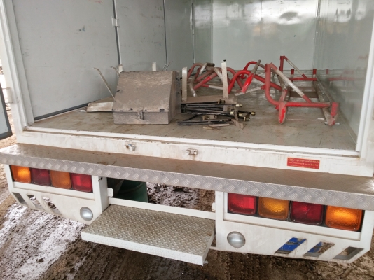 ขายตู้ต่อใหม่ ประตู 6 บาน หลัง 2 บาน ซ้าย 4 บาน อายุแค่ 3 เดือน ยาว 5.7 เมตร กว้างนอก 2.3 เมตร สูง 2.3 เมตร แชชซีกว้าง 84 ยกลงจาก NPR ขายตู้ต่อใหม่ ประตู 6 บาน หลัง 2 บาน ซ้าย 4 บาน อายุแค่ 3 เดือน ยาว 5.7 เมตร กว้างนอก 2.3 เมตร สูง 2.3 เมตร แชชซีกว้าง 84 ยกลงจาก NPR